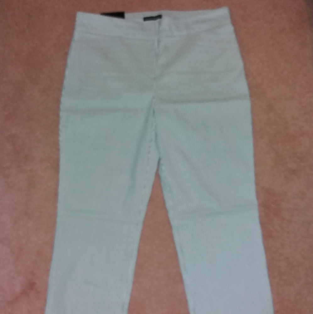 Hilary Radley Ladies' Seersucker Pull-On S… - Picture 12 of 12